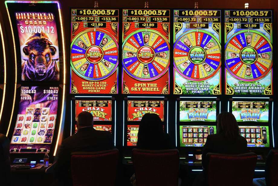 How many slot machines at the new del lago casino no deposit