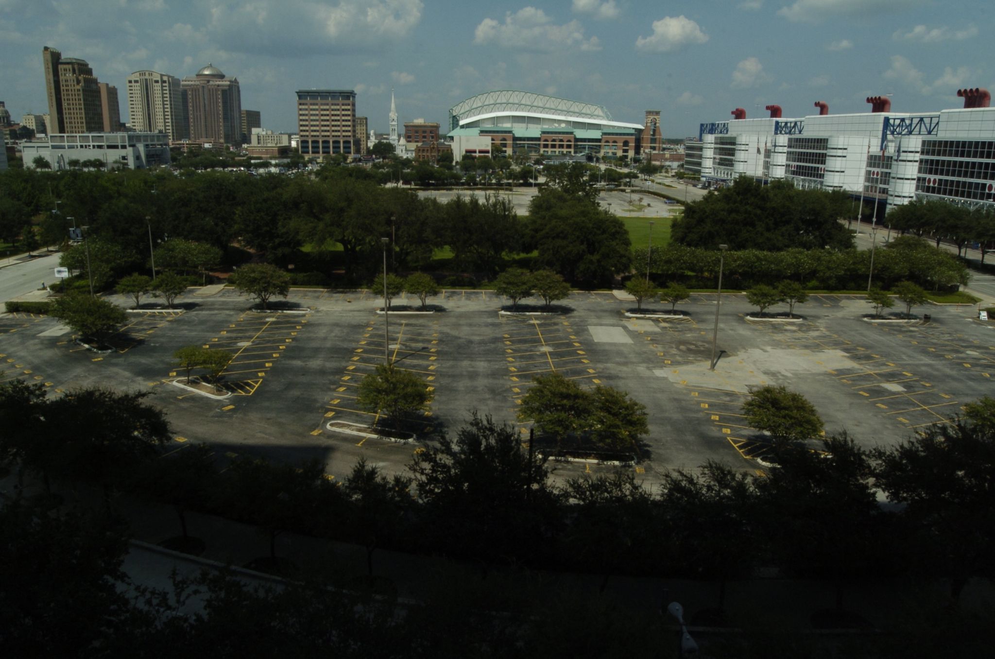 Super Bowl fans get first look at transformed Discovery Green