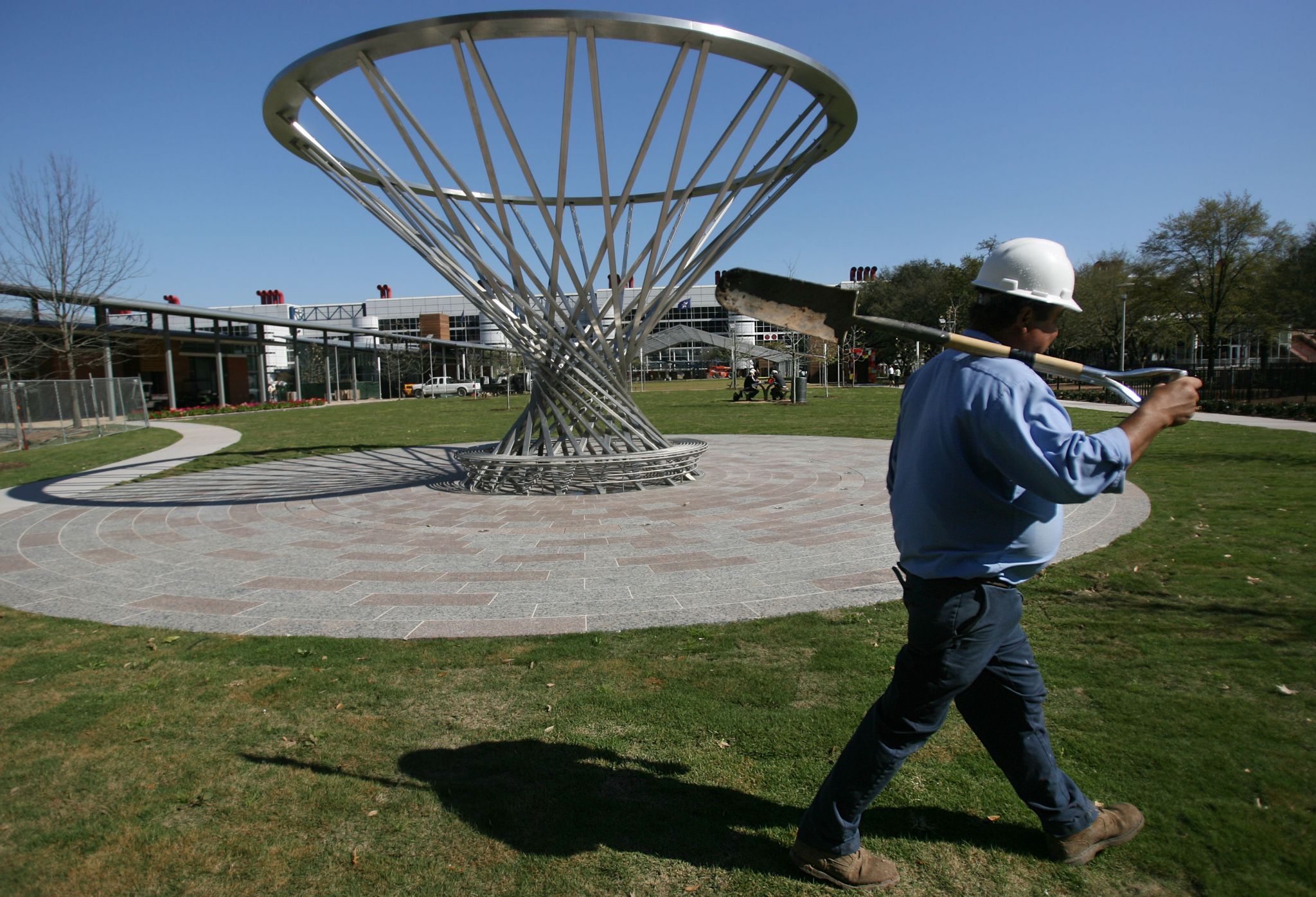 Super Bowl fans get first look at transformed Discovery Green