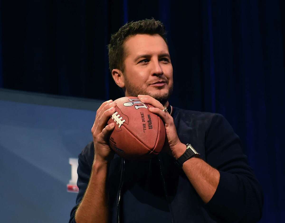 Luke Bryan meets with the press during the Super Bowl LI Pepsi Zero Sugar Halftime Show Press Conferences at the George R. Brown Convention Center February 2, 2017 in Houston, Texas. / AFP PHOTO / TIMOTHY A. CLARYTIMOTHY A. CLARY/AFP/Getty Images