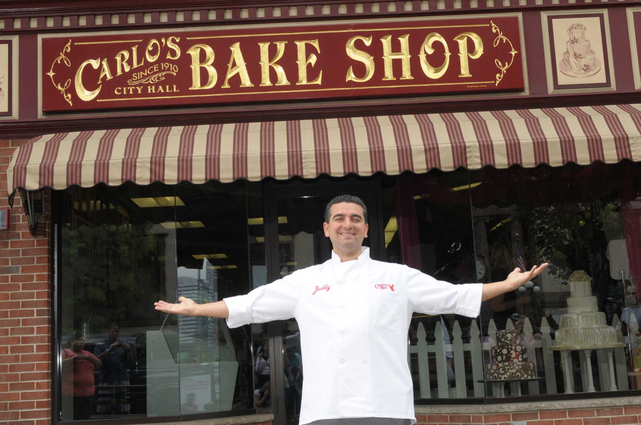 Cake Boss' Star Buddy Valastro Working on Using His Left Hand To Make Cake