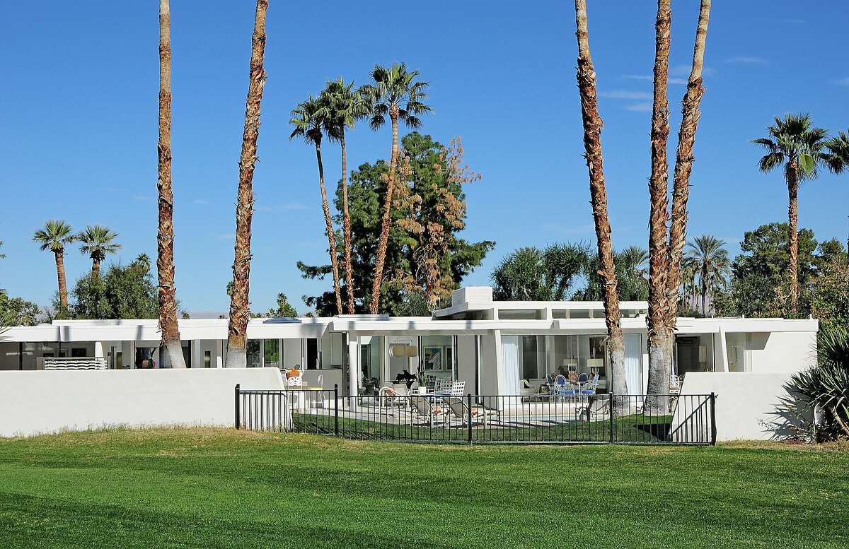 Couple turn rundown Palm Springs digs into sunny, swingin’ retreat