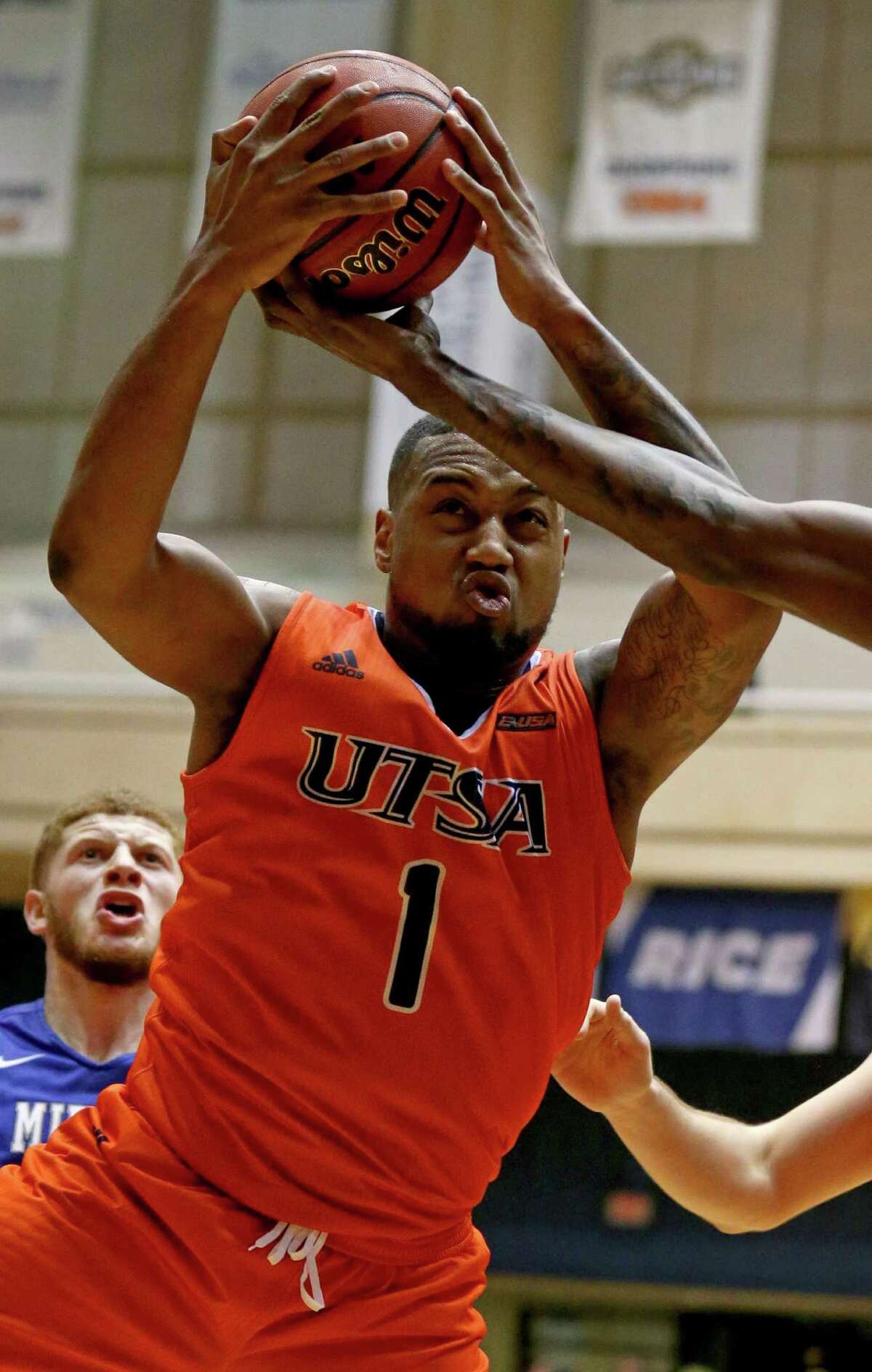 UTSA?•s Jeff Beverly grabs for a rebound during second half action against Middle Tennessee Thursday Feb. 2, 2017 at the Convocation Center. Middle Tennessee won 69-59.