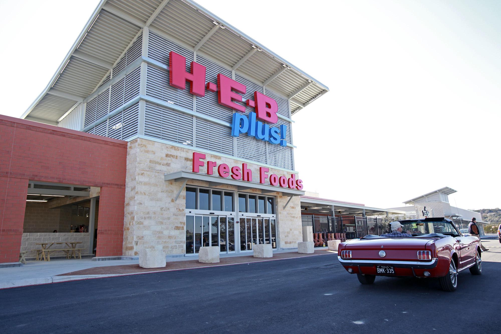 San Antonio's North Star Mall and Shops at La Cantera reopen