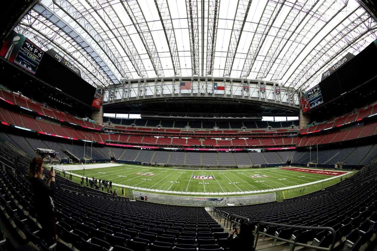 Contracts won’t necessarily get signed in the suites of NRG Stadium, but the decision makers from many of the country’s largest corporations — from game sponsors such as Halliburton, Shell, ConocoPhillips, Sysco and General Electric to league sponsors including McDonald’s, PepsiCo, Hyundai, FedEx, Visa and Verizon — will hobnob here in extravagant settings.