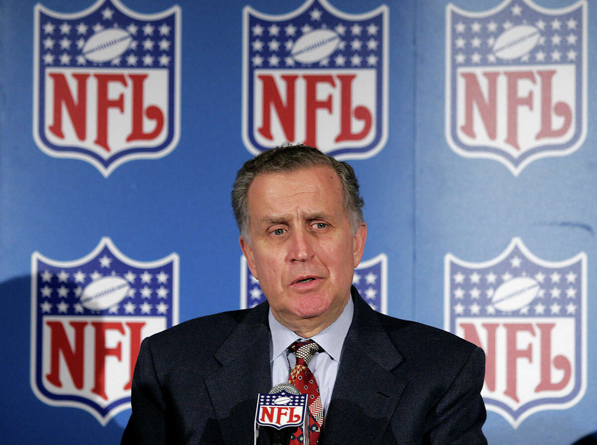 Former NFL commissioner Paul Tagliabue, ex-Giants GM George Young ...