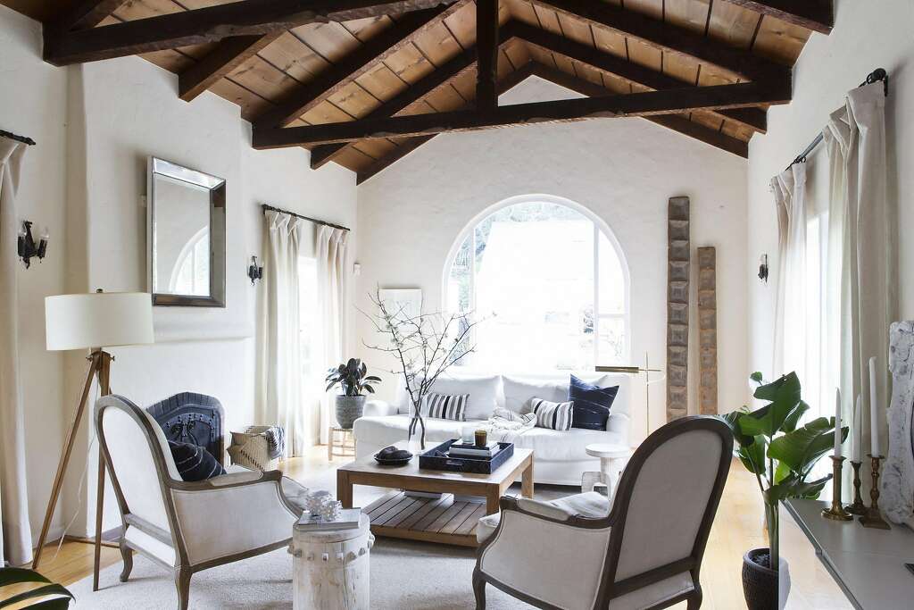 The living room of Wiebke Liu’s Oakland home. Photo: Vivian Johnson, Special To The Chronicle