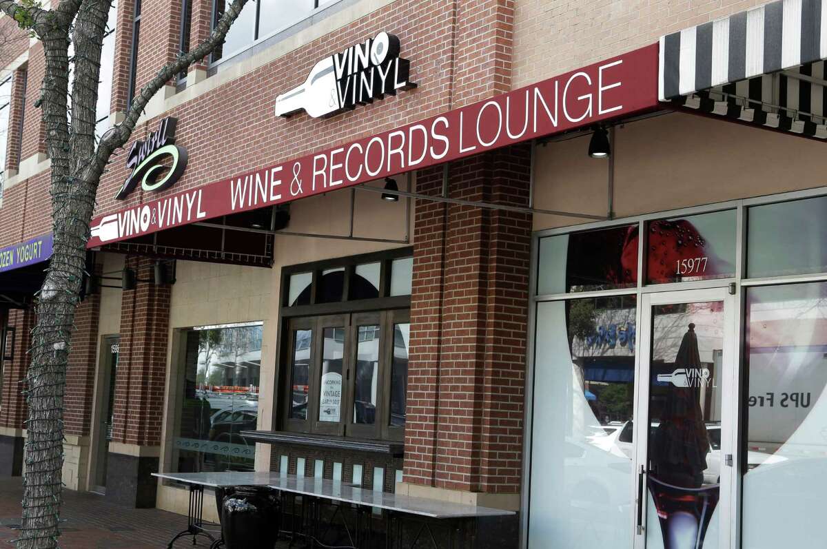 Vino & Vinyl will open a second wine and music store next month in Sugar Land's Town Square.﻿