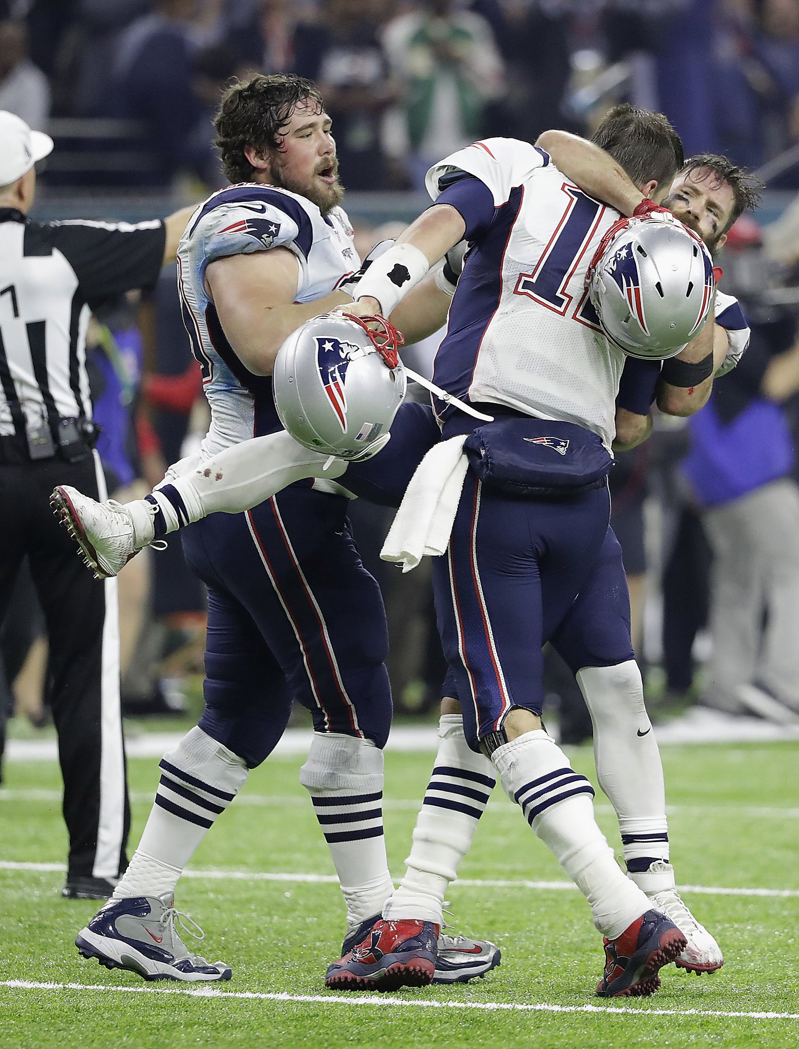 Tom Brady's game jersey 'stolen' from locker room after Super Bowl – Press  Enterprise