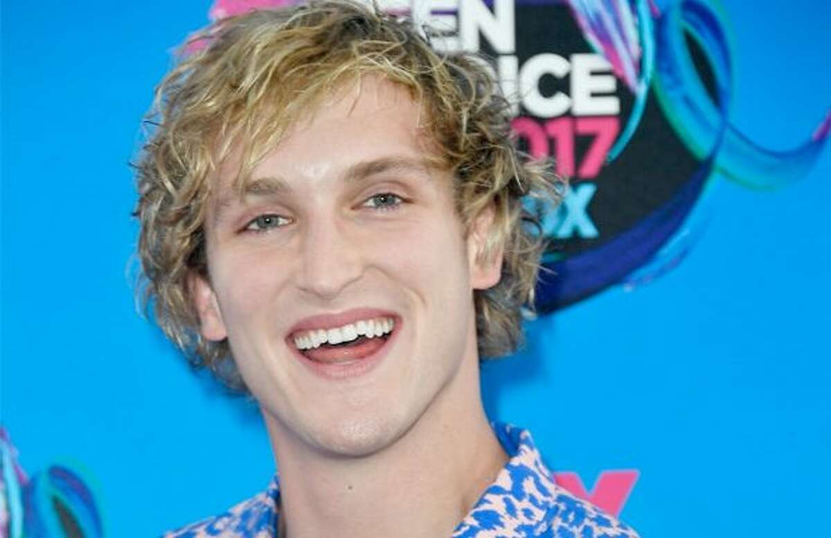 His name is paul. Логан пол. logan paul. логан пол и его девушка.