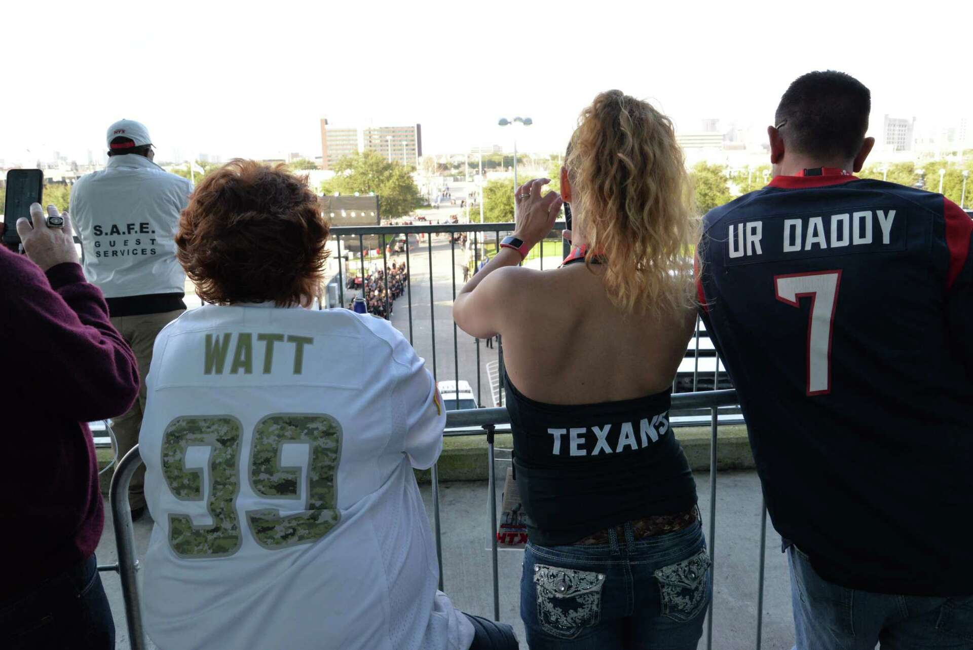 A break, a good time and, most of all, a smoke drew some Super Bowl fans  out of their seats