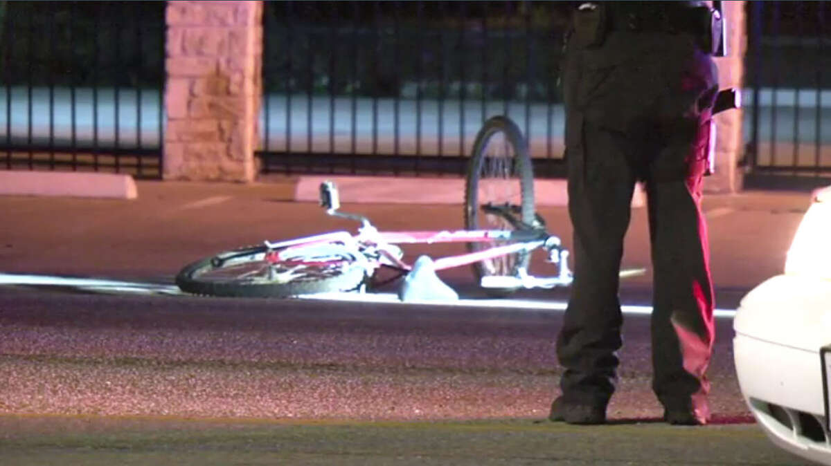 Police ask help finding driver who hit bicyclist in north Houston