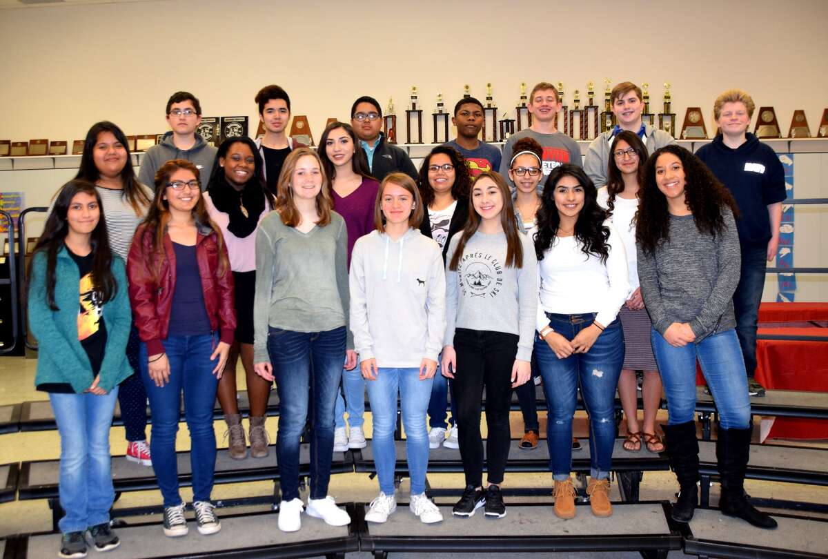 Choral students receiving a 1st Division medal but not advancing to state competition are Hope Swan (front row, left), Magy Hernandez, Brittany Wren, Krista Landeros, Alexis Shedd, Alejandra Chavez, Sanaa Jackson, Isabel Chavez (middle row, left), LaNaija Walzier, LuLu Leal, Raylin Gonzalez, Isabel Rivas, Jaclyn Tijerina, Raiden Gonzalez (back row, left), Anthony Acosta, Damion Borgas, Christian Perez, Kole Mayberry, Mitchell Sims, and Rexford Beardsley. Not Pictured: Isaiah Ortega and Malachi Reyes.