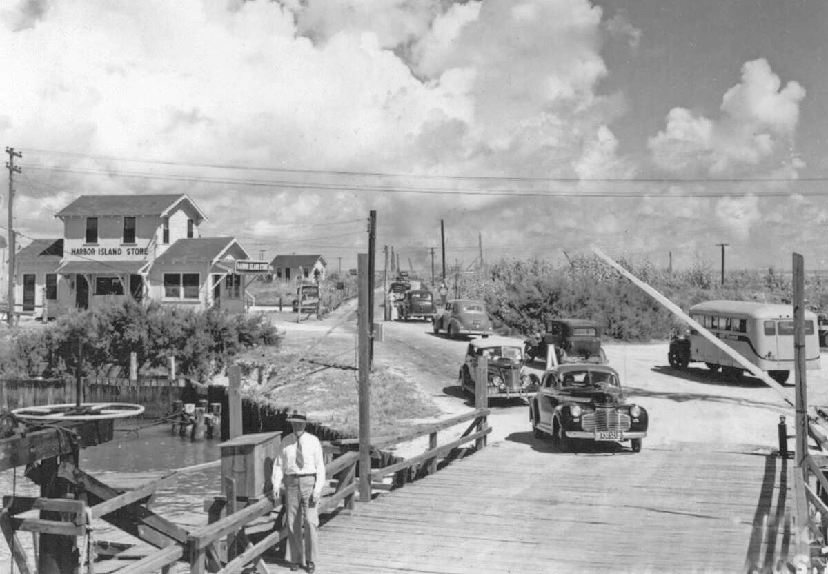 Port Aransas paper shares incredible vintage photo of ferry landing 80