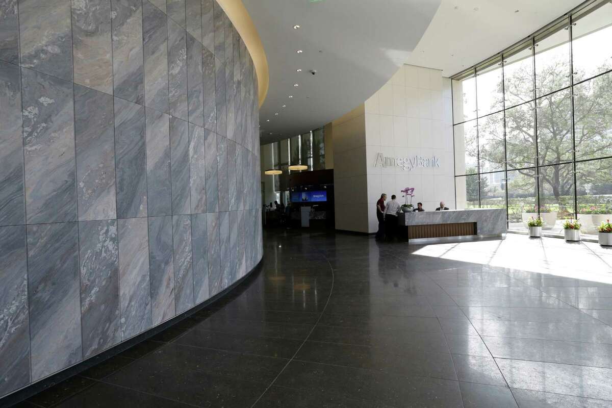 Amegy Bank opens eyecatching tower