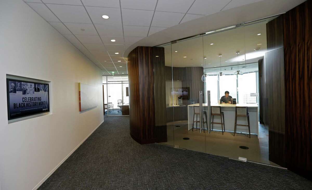 Amegy Bank opens eyecatching tower