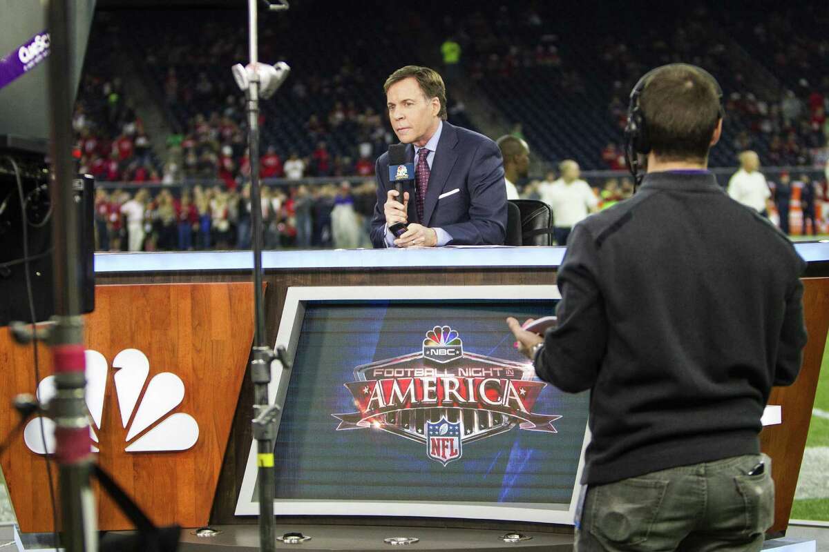 NBC broadcaster Bob Costas does the pre-game show before an NFL football game between the Houston Texans and the New England Patriots at NRG Stadium on Sunday, Dec. 13, 2015, in Houston. ( Brett Coomer / Houston Chronicle )