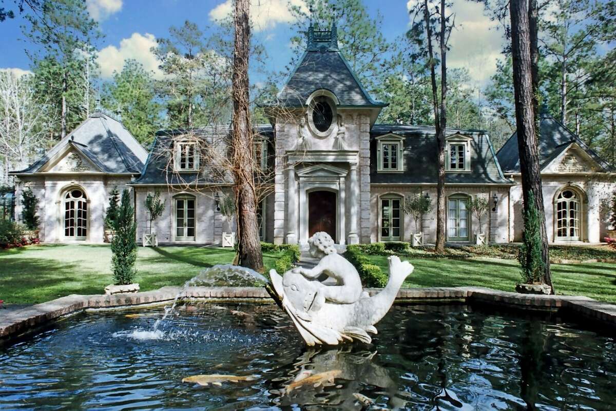 La Maison Demile Bienvenues Where: Co Rd 702, Kirbyville, TX 75956 Price: $5,000,000 Interior: 4,677 sq. ft. (approx.) Land: 33.12 acres (approx.) More info here.