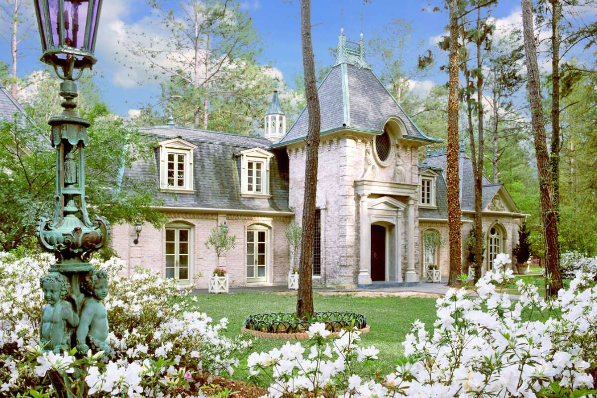 La Maison Demile Bienvenues Where: Co Rd 702, Kirbyville, TX 75956 Price: $5,000,000 Interior: 4,677 sq. ft. (approx.) Land: 33.12 acres (approx.) More info here.
