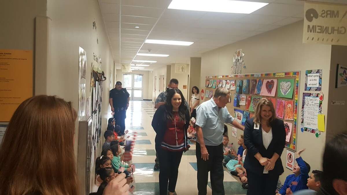 Former astronaut inspires Crippen Elementary students