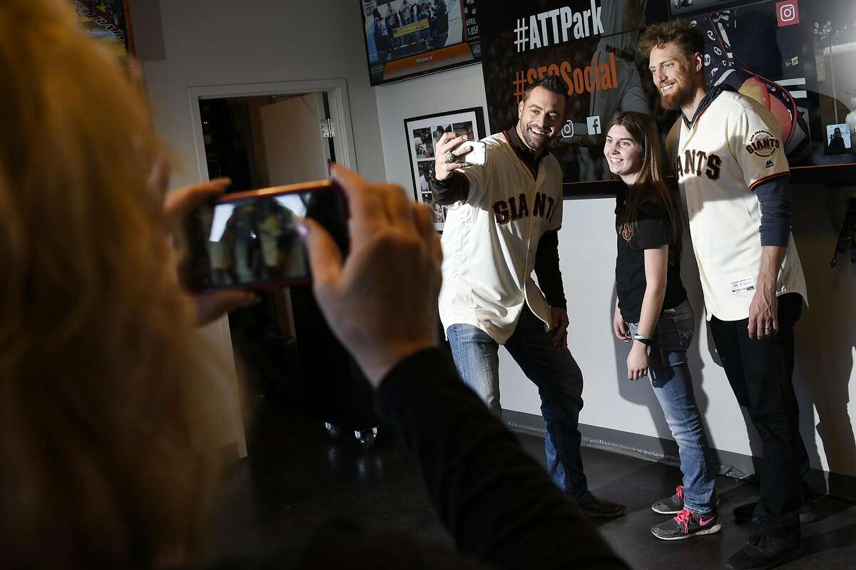 Tour of the Giants Clubhouse with Jeremy Affeldt 