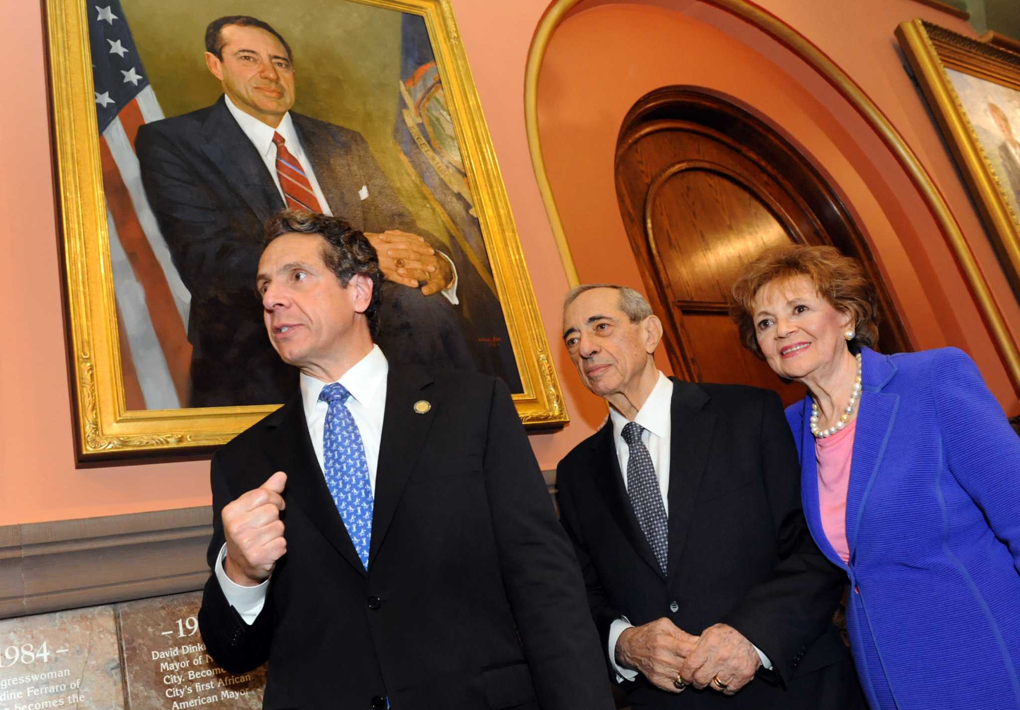 Grondahl: Cuomo's mother, sister remain by his side amid accusations - Vimarsana News