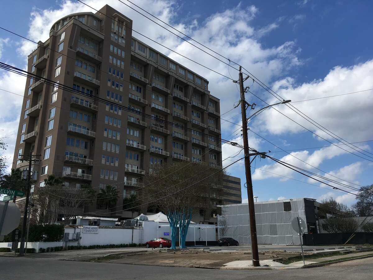 Bridgewood Property Co. has purchased a 1-acre property northwest corner of Kelvin and Robinhood for a 17-story apartment high-rise called The Village of Southampton. It is next to The Robinhood, a 17-story condo tower.