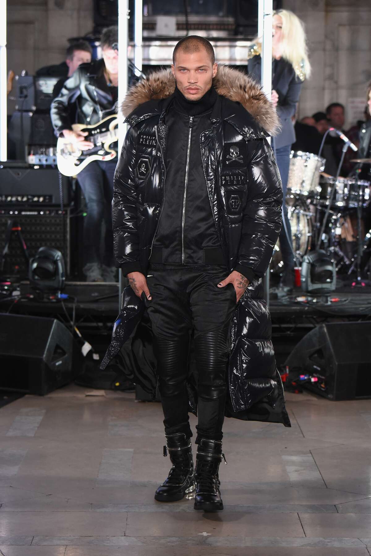 'Hot felon'-turned-model Jeremy Meeks makes his NYFW runway debut