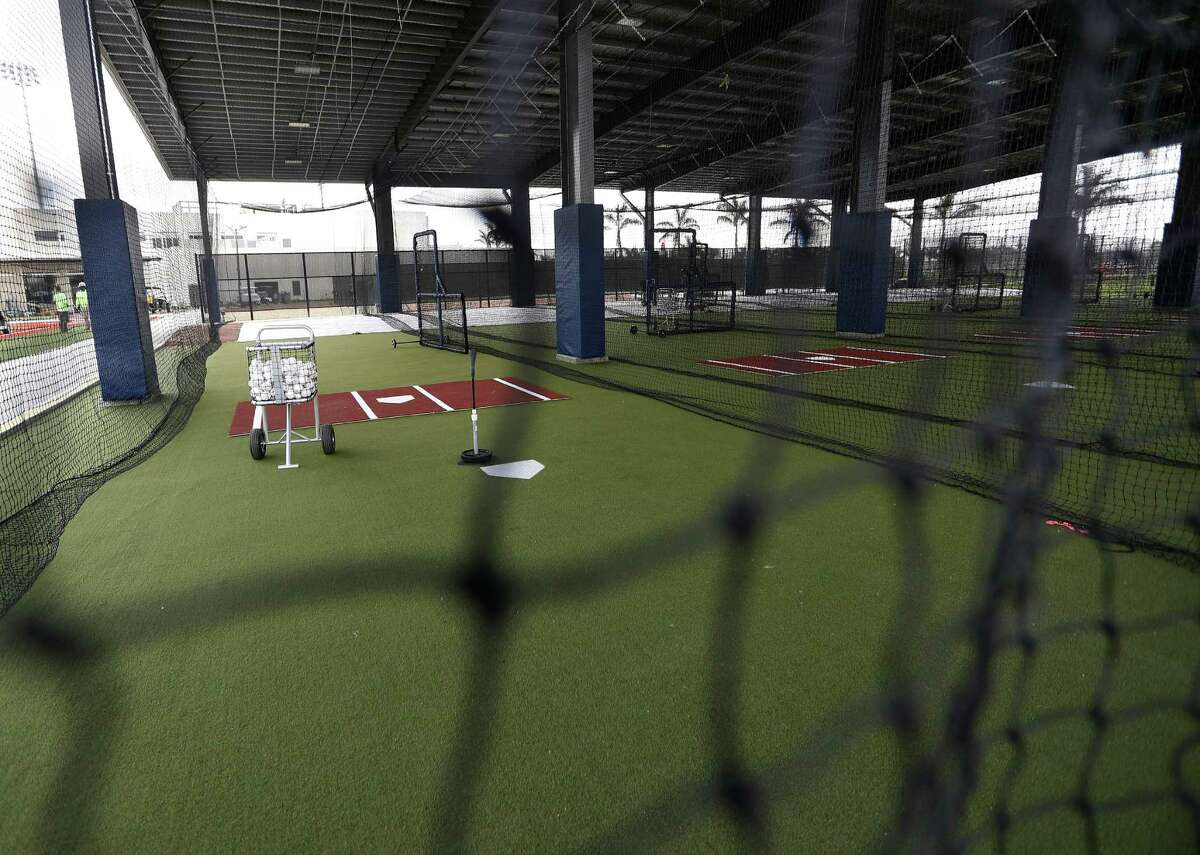 Astros' Brian McCann loses bat, then hits home run