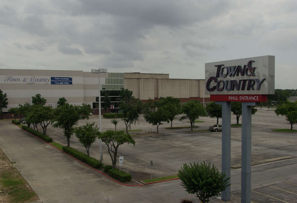 Village squares are models for new shopping centers