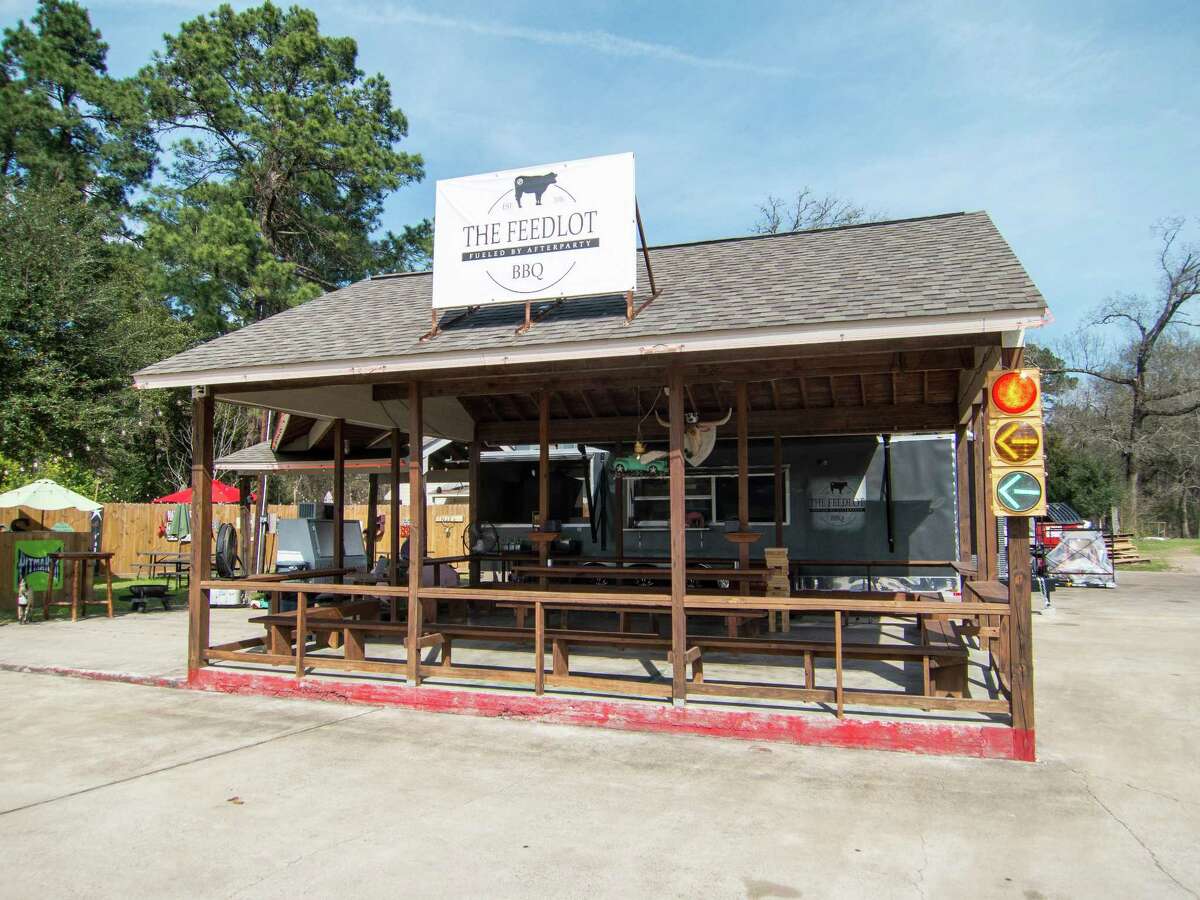 The Bishers have added banners and welcoming seating to attract interest in the Magnolia area, part of the increasingly crowded barbecue scene of Houston's northern reaches.