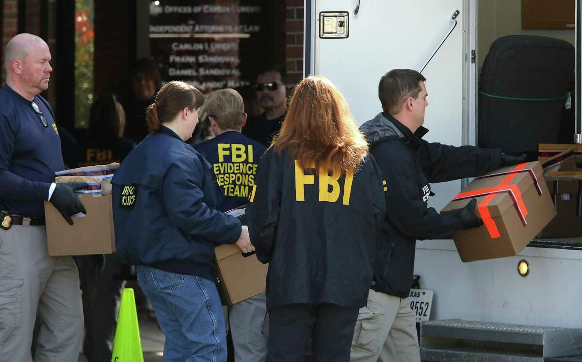 Photos Show The FBI Raid State Senator Carlos Uresti S Office In