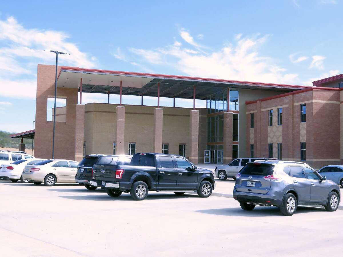 UISD officials tour new 9th grade campuses