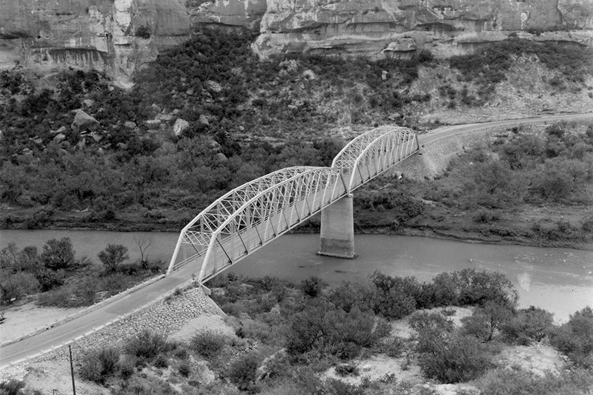 Texas travel guide Can you identify these famous Texas bridges?