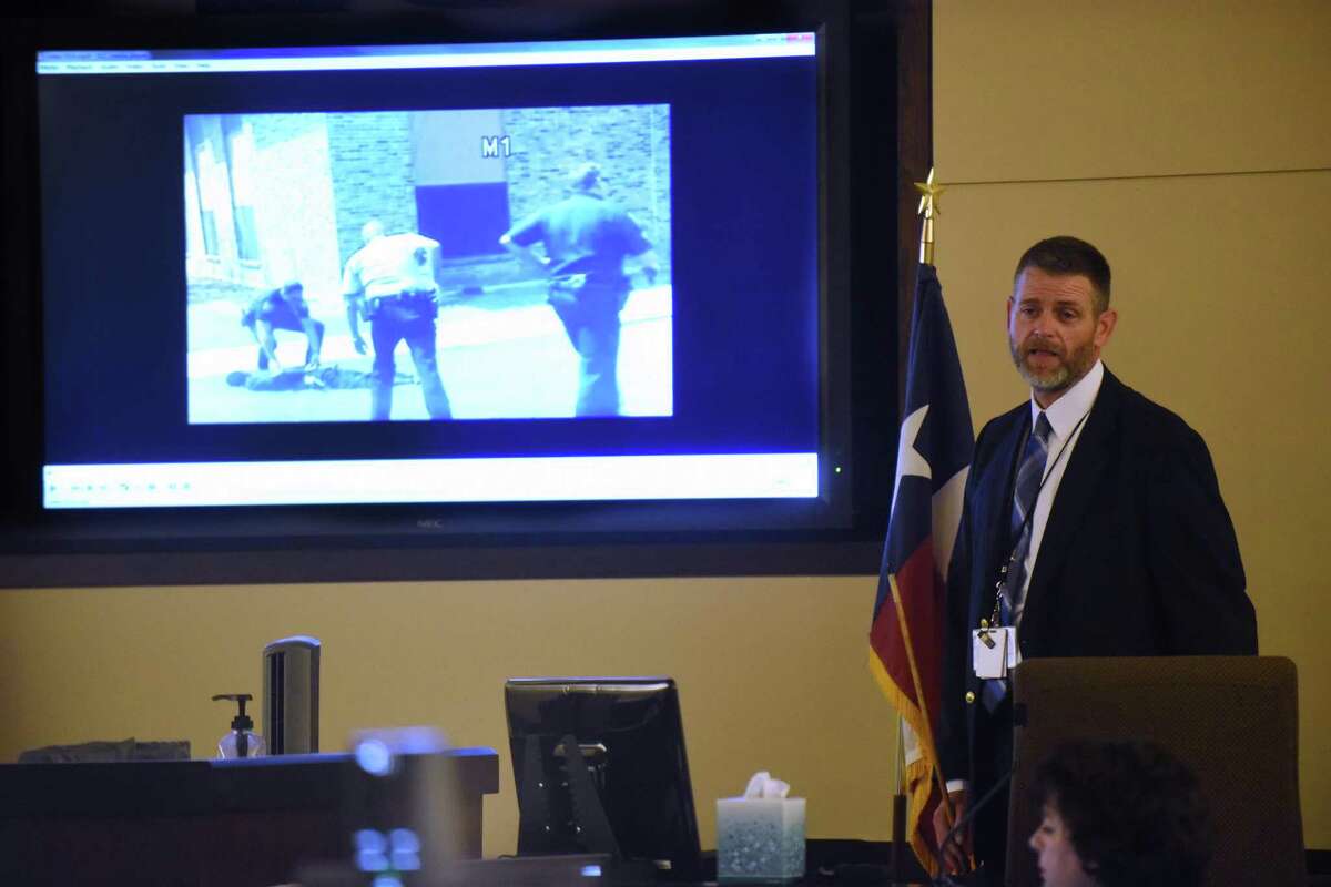 John Terry describes on Friday, Feb. 17, 2017, how he cuffed suspect Darnell Rogers upon arriving at the scene where Rogers allegedly got involved in a shootout with Bexar County Constable Precinct 4 deputies on Sept. 18, 2015. Rogers' trial is in 227th State District Court.