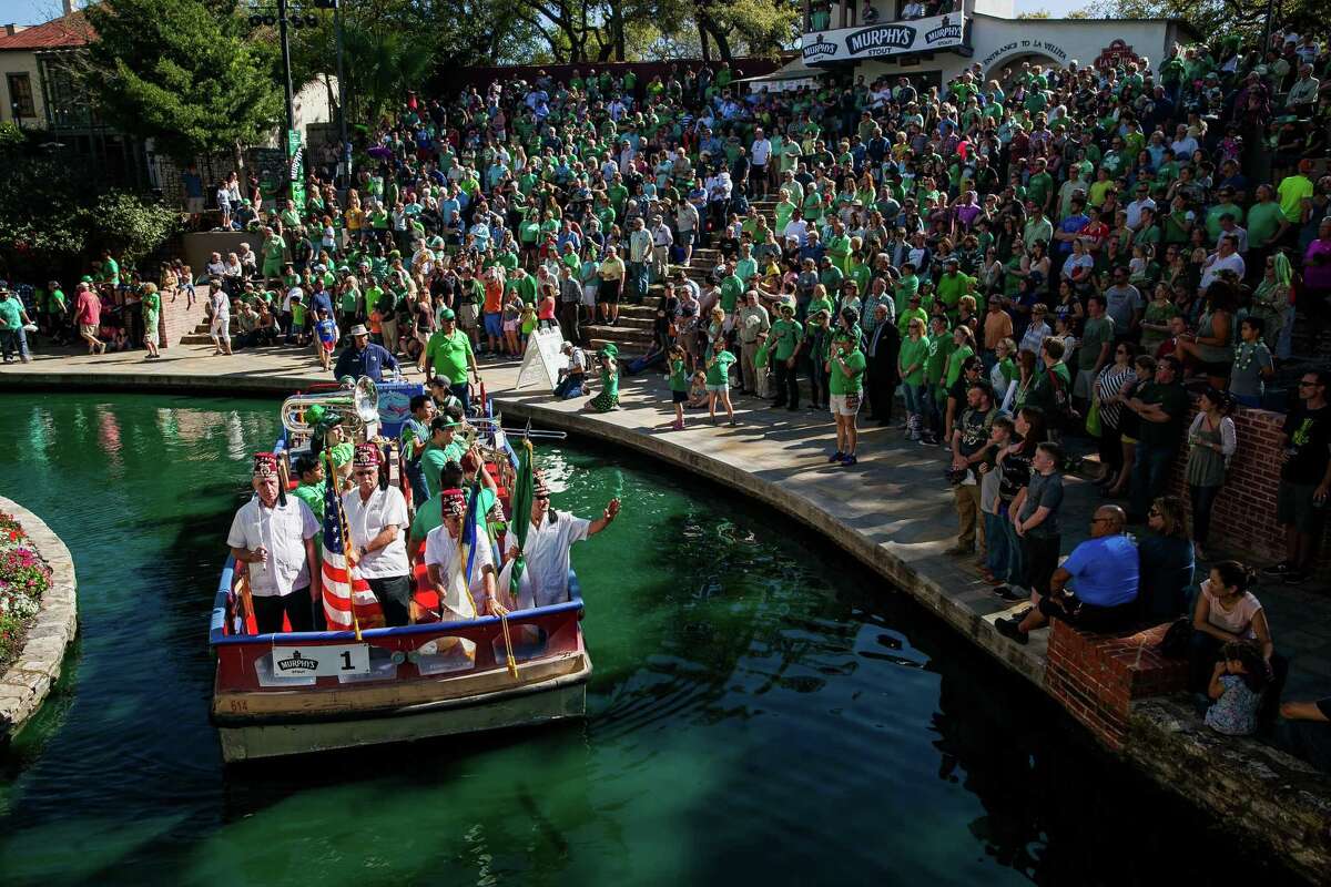 Murphy?’s Saint Patrick's Day Festival & River Parade, Co-Produced by The Harp & Shamrock Society and Paseo del Rio Association, provided music and entertainment for patrons Sunday Mach 13, 2016 at the Arneson Theatre. Hundreds of people gathered to celebrate St. Patrick's day with eight decorated barges floating through the freshly-dyed green river. The day also included performances by Irish Kelly Singers, Ravenmoor and the Inishfree School, a competitive Irish dance school.