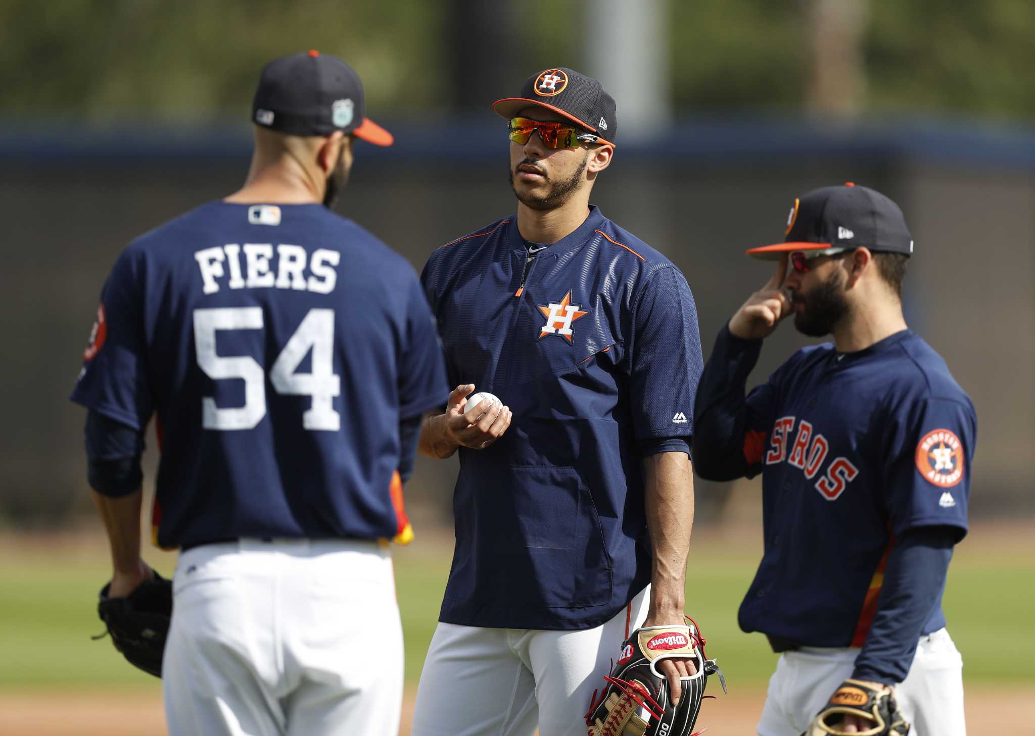 Former Houston pitcher Mike Fiers: Astros stole signs electronically in 2017