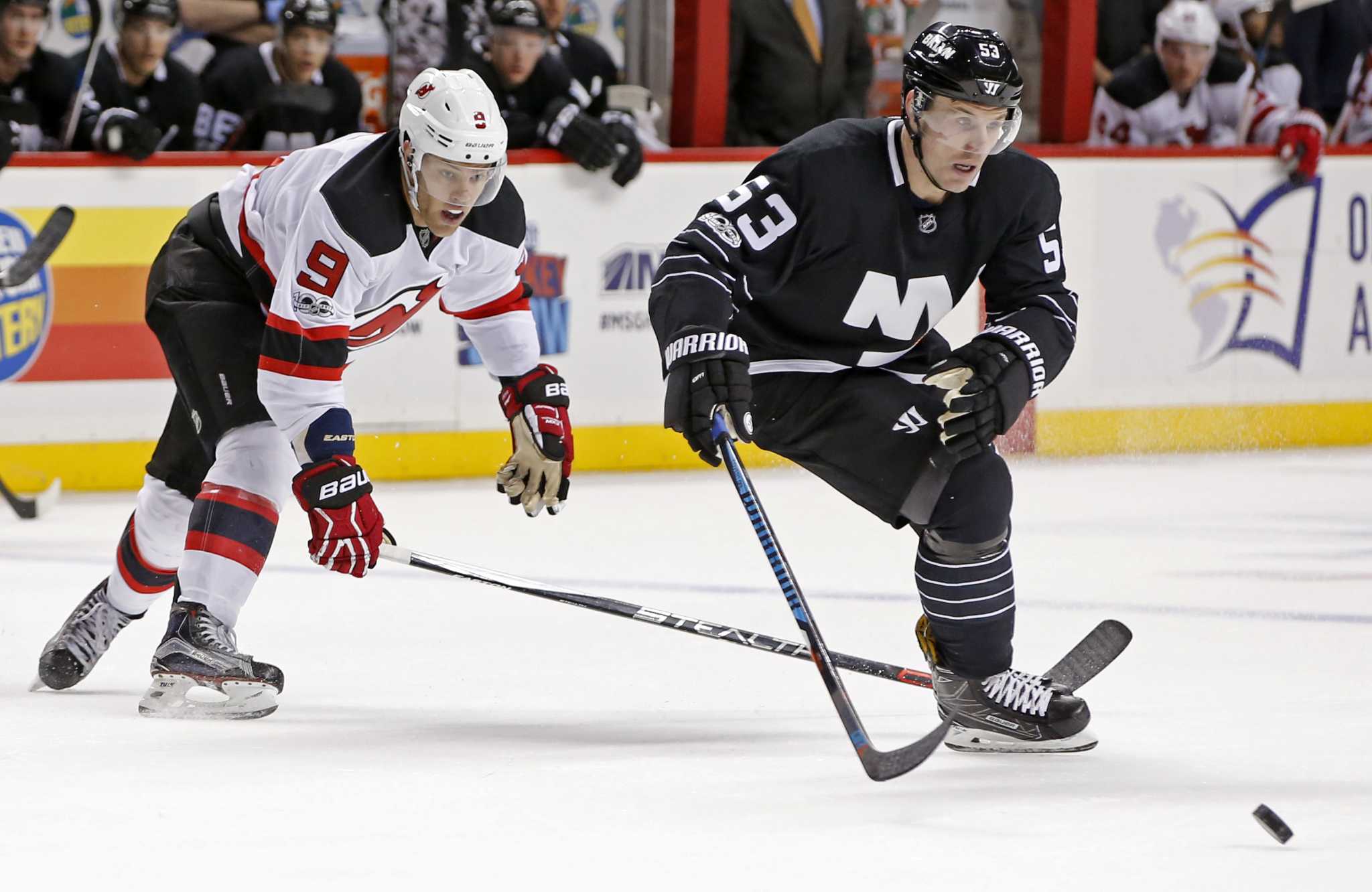 The New York Islanders defeated the Vancouver Canucks, 4 to 2, on November  7, 2016.