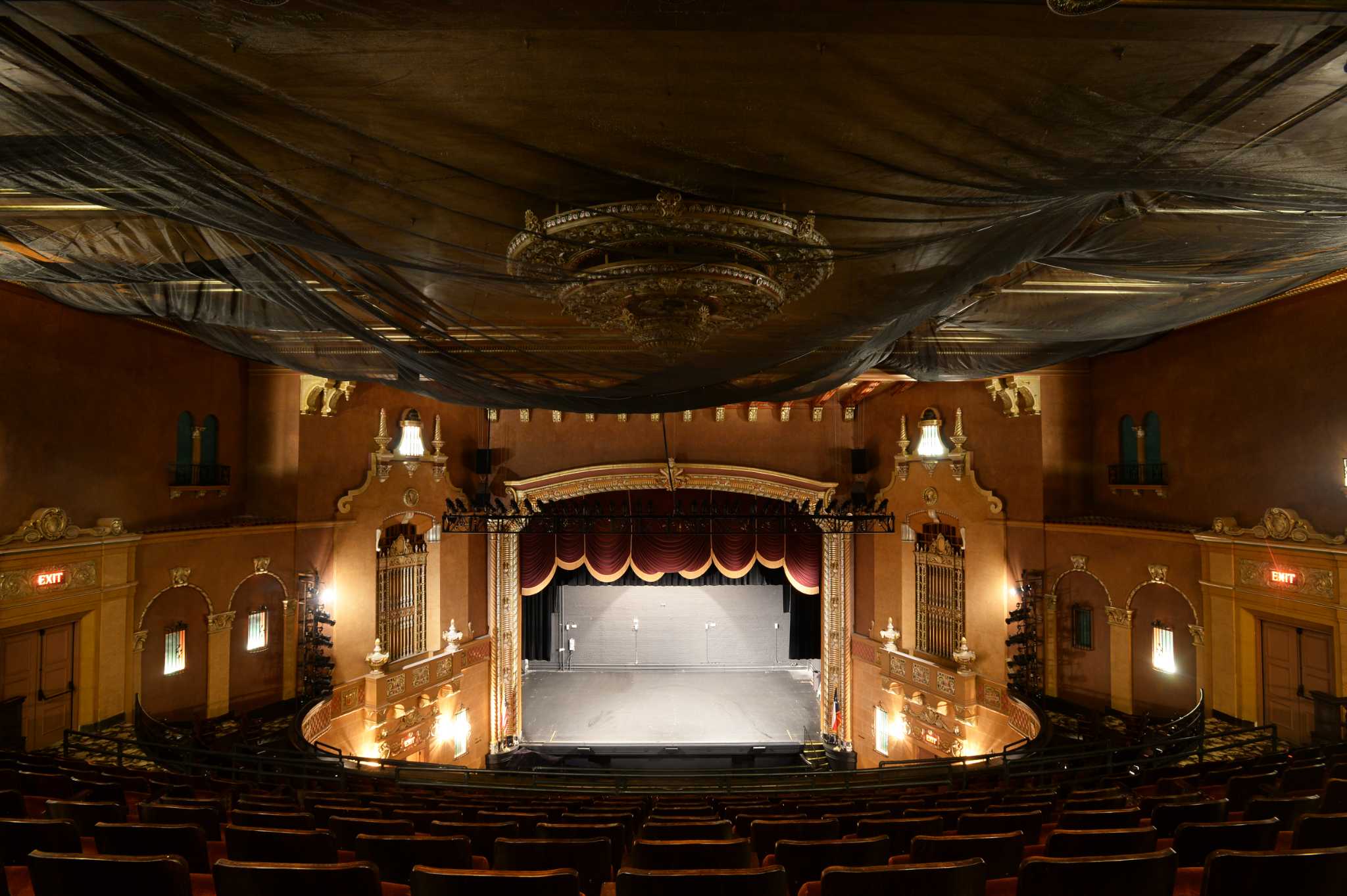 Humidity wears on Jefferson Theatre