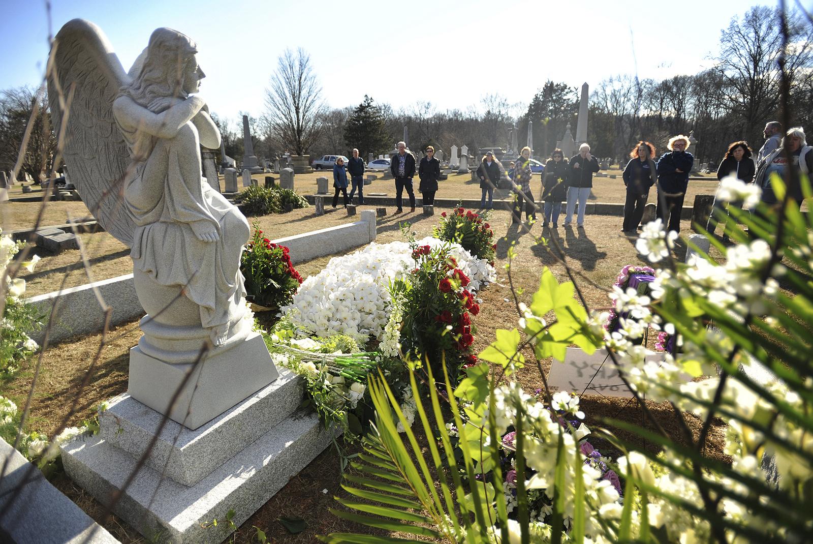 Mary Tyler Moore Funeral Service