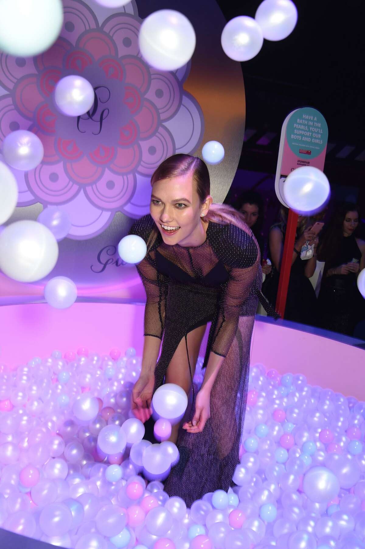 Celebrities Gather For Naked Heart Foundation Fundraiser - 0sd353x