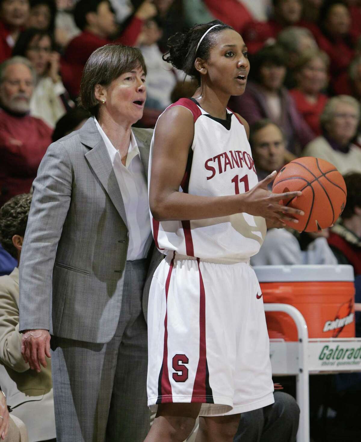 Tara VanDerveer defends WNBA from Candice Wiggins' allegations Tara VanDerveer defends WNBA from Candice Wiggins' allegations