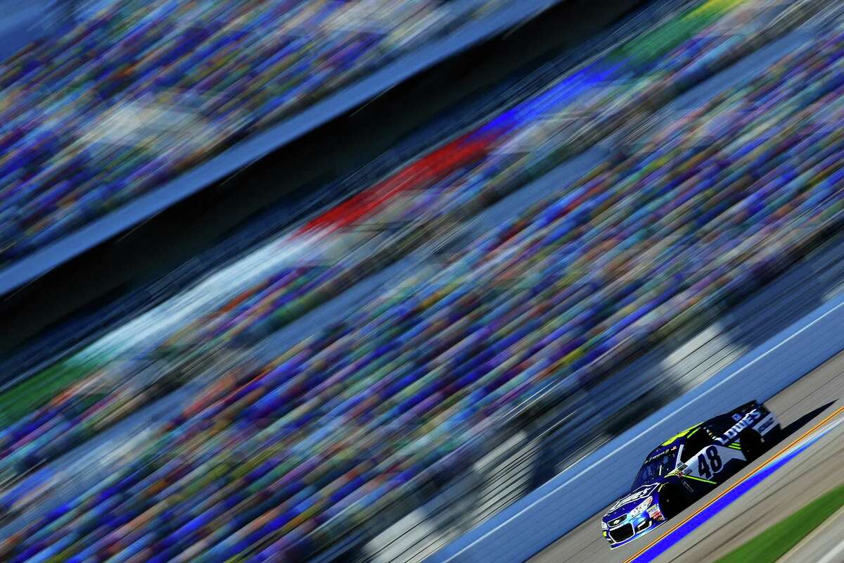 Jimmie Johnson begins chase for record 8th NASCAR title ...