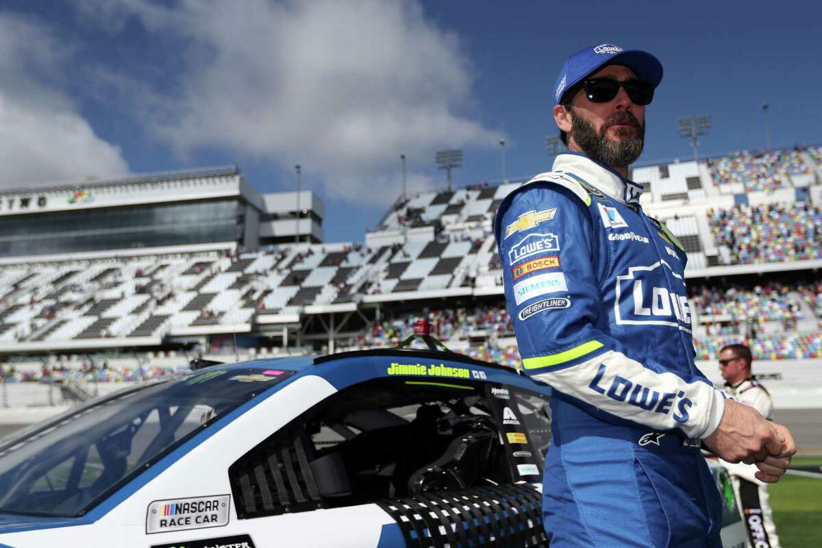 Jimmie Johnson begins chase for record 8th NASCAR title while trying to ...