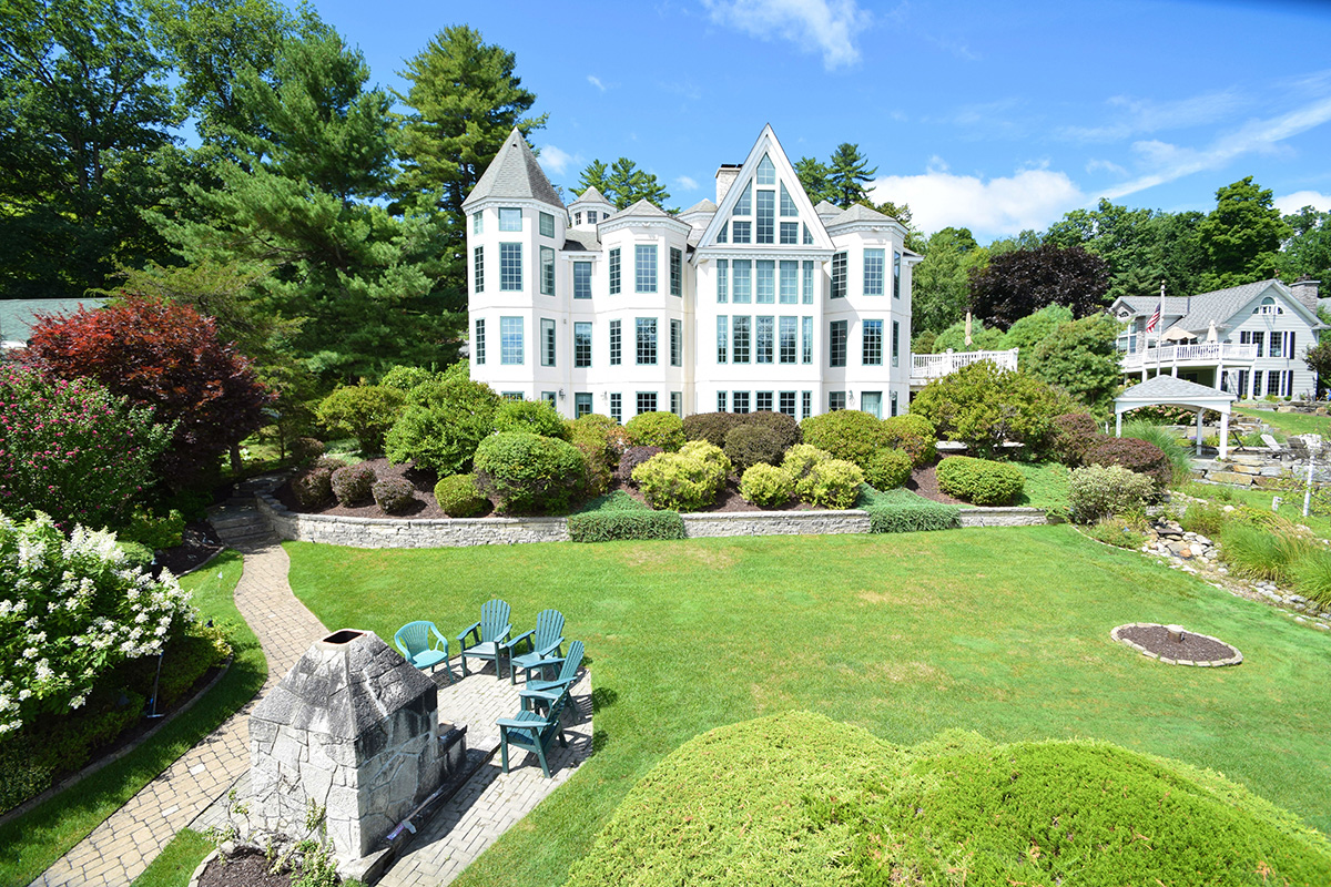 House of the Week: Mansion in Lake George