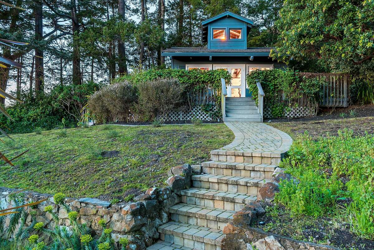 Jerry Garcia's former Stinson Beach estate up for sale