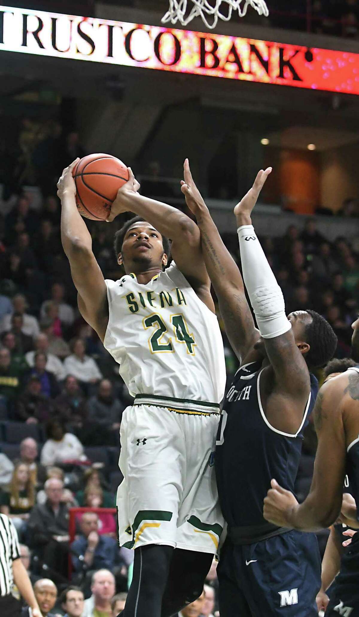 Siena basketball's Long succeeds without recognition