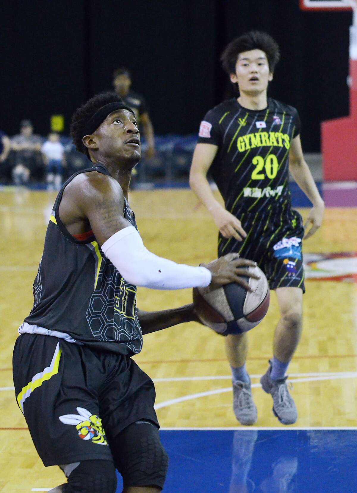 Point guard Anthony Alston had 17 points, five rebounds and four assists as the Swarm won 146-85 Thursday over Shizouka.
