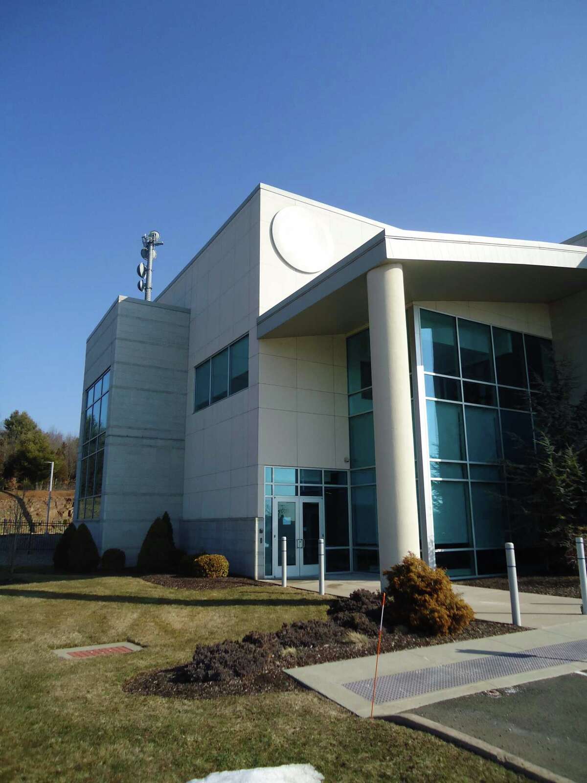 WFSB, Optimum still far apart