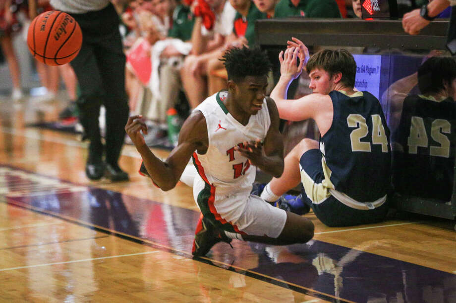 Boys Hoops The Woodlands Falls In Tough Battle With Dallas Jesuit